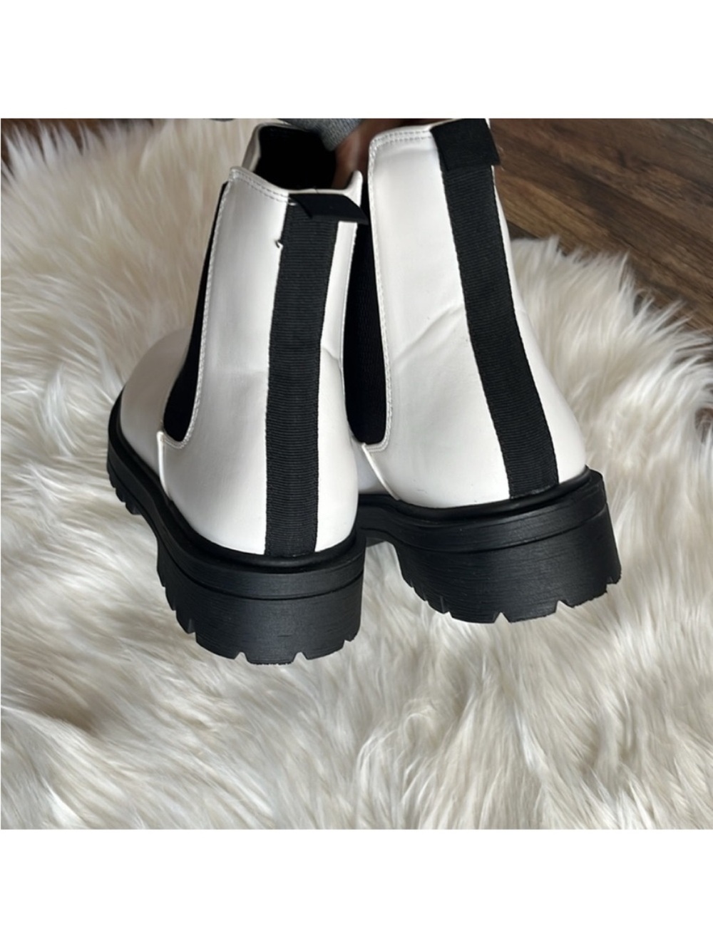 Soda Women's Faux Leather Round Toe Chelsea High Top Platform Ankle Boot White - Picture 7 of 8